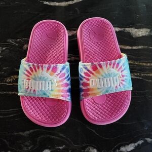 Rainbow tie-dye little girls Puma slides, size 12